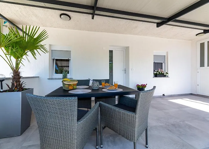 Miko * Sveti Ivan Dobrinjski